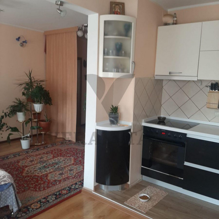 2-комн квартира ул. Лазурная,14