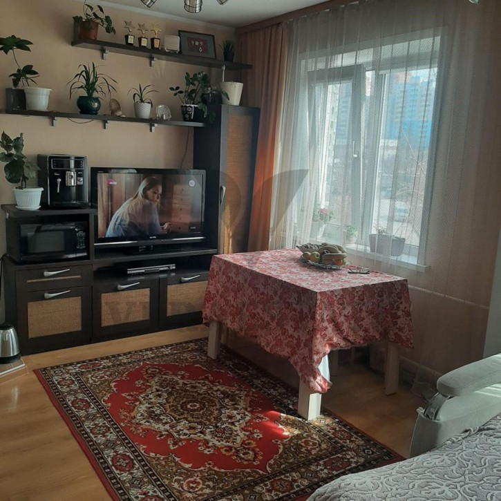 2-комн квартира ул. Лазурная,14