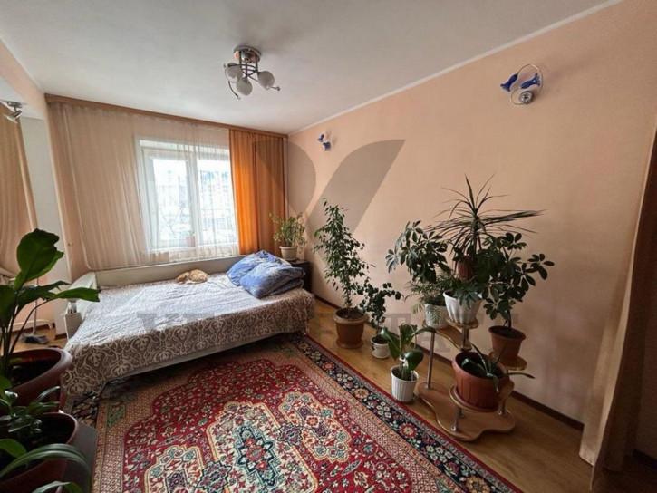 2-комн квартира ул. Лазурная,14