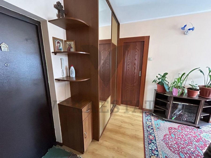 2-комн квартира ул. Лазурная,14