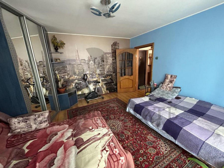 2-комн квартира ул. Лазурная,14