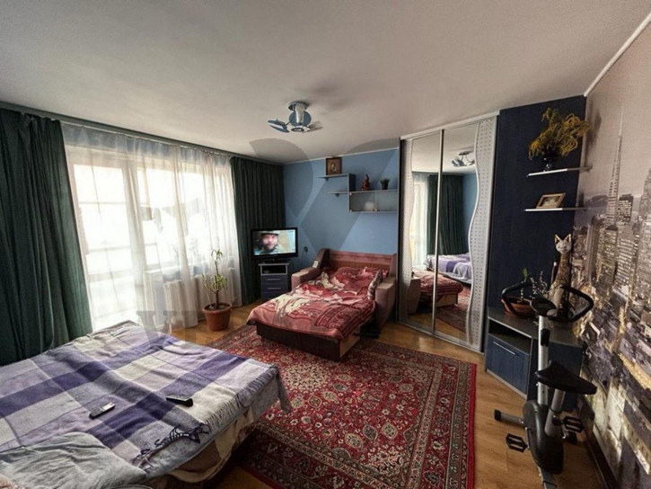 2-комн квартира ул. Лазурная,14