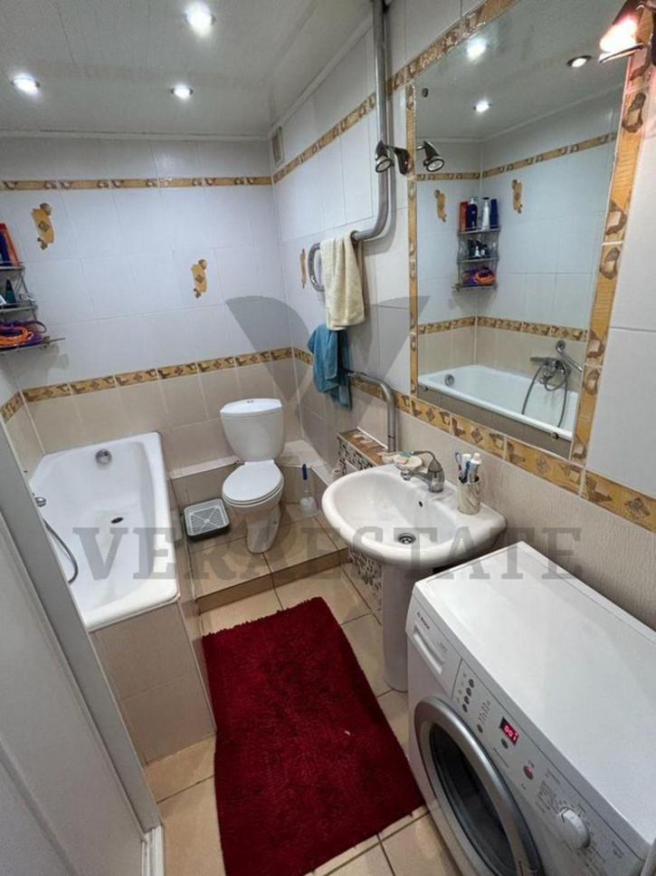 2-комн квартира ул. Лазурная,14