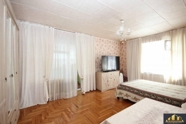 3-комн квартира Крылова ул.