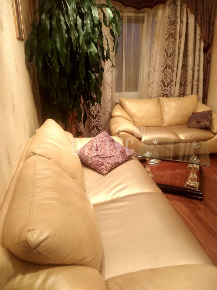 3-комн квартира Блюхера ул, 48