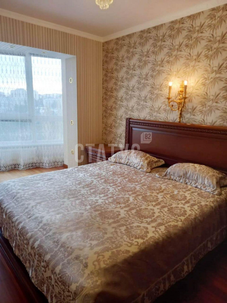 3-комн квартира Блюхера ул, 48