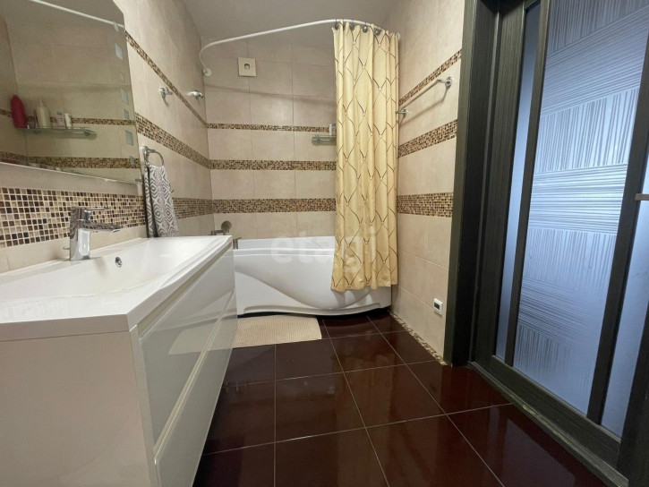 3-комн квартира Зои Космодемьянской, 42а