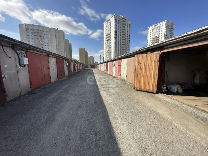 Гараж/парковка Широтная 34