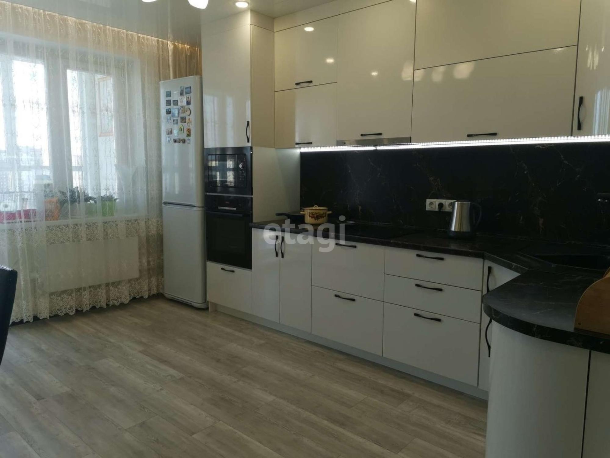 Купить квартиру за 10 200 000 рублей на Федюнинского, 60