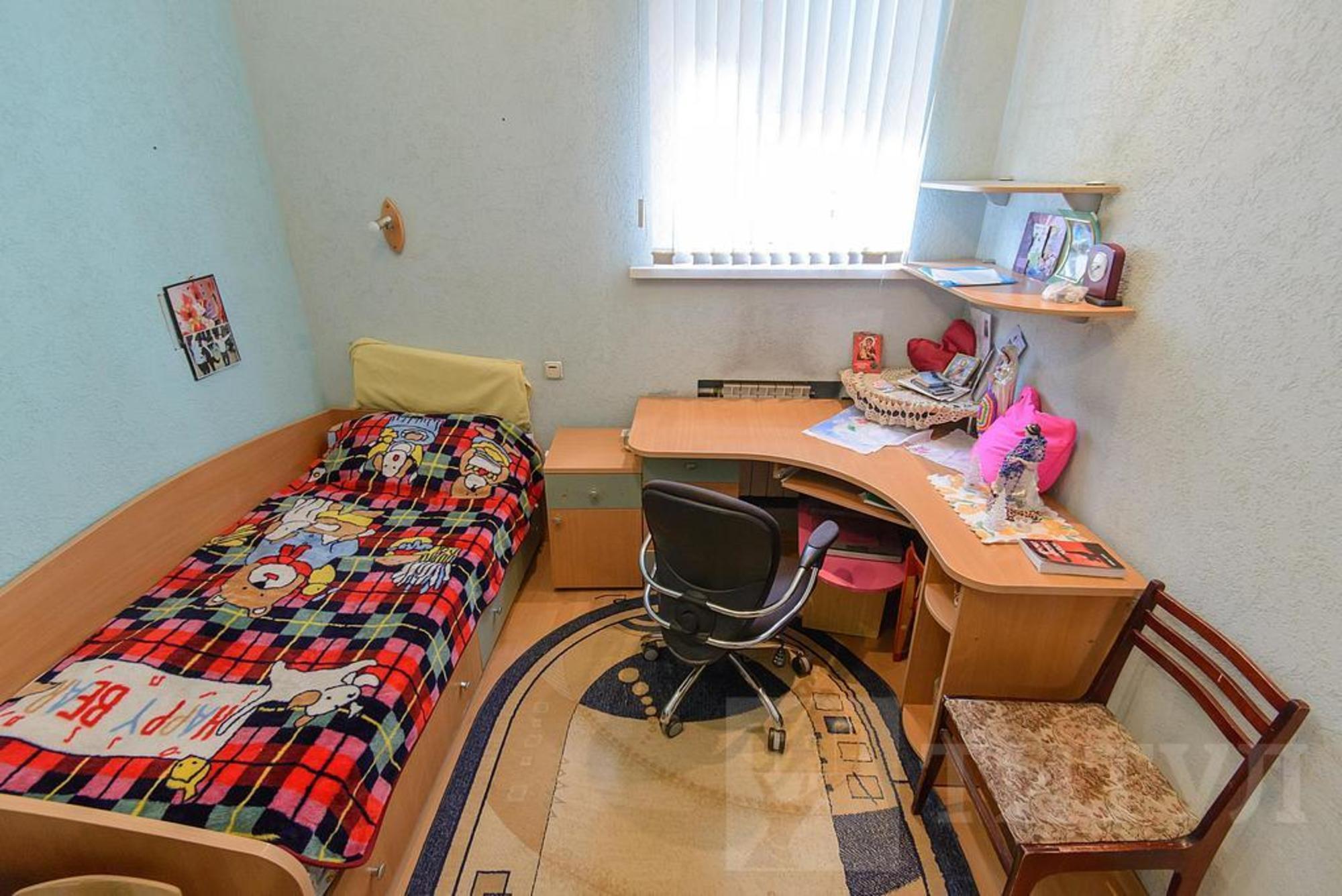 Купить дачу, дом, коттедж за 15 000 000 рублей на Центр, ул. Текучева