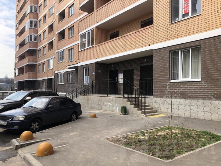 3-комн квартира СЖМ, Комарова