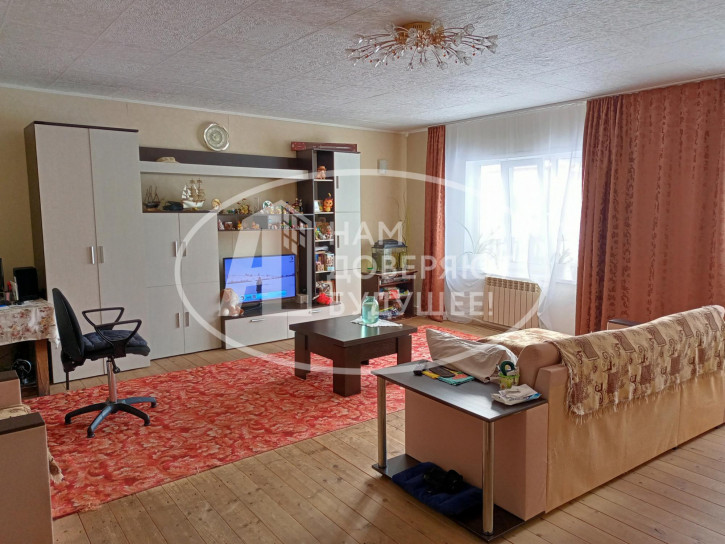 3-комн квартира улица Свердлова, 32