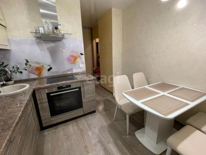 2-комн квартира Фурманова, 67