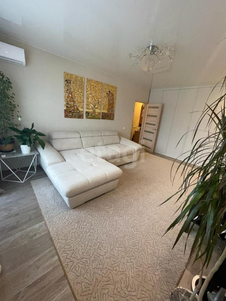 2-комн квартира Фурманова, 67