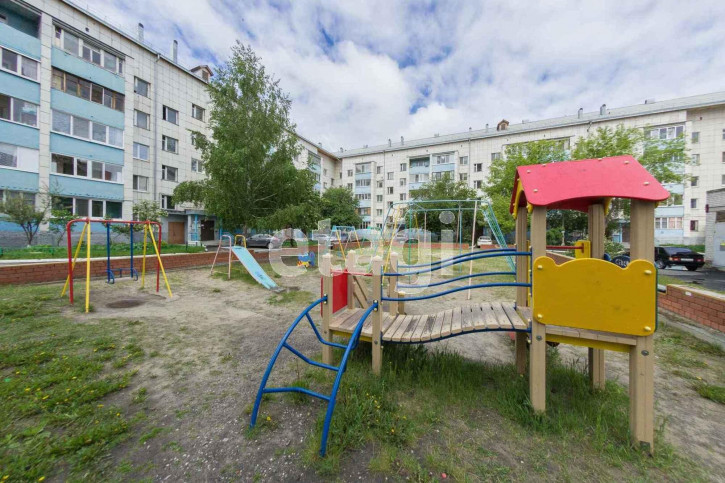 3-комн квартира Стахановцев, 3