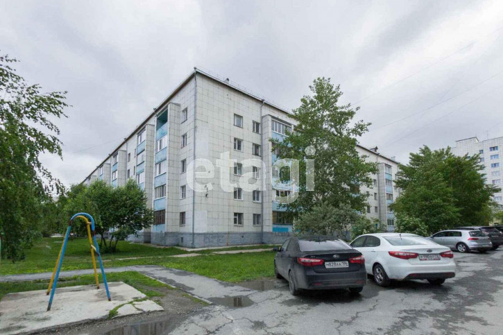 3-комн квартира Стахановцев, 3