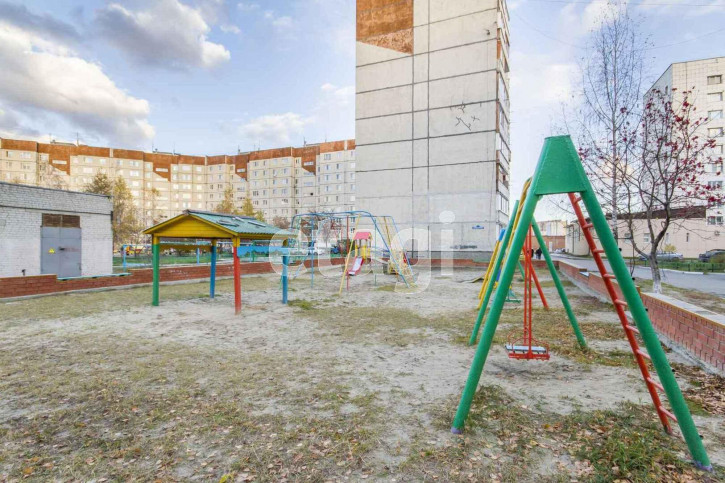 3-комн квартира Стахановцев, 3