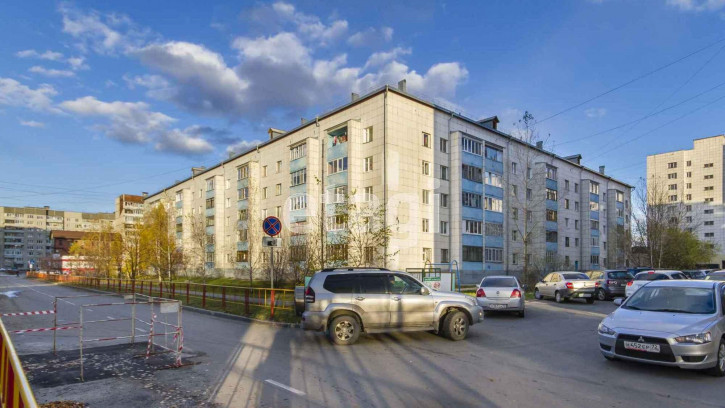 3-комн квартира Стахановцев, 3