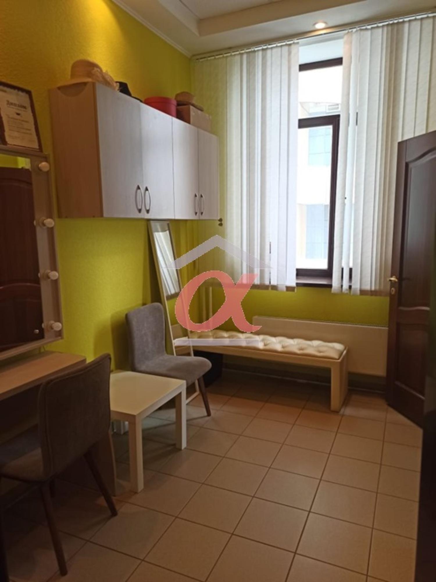 Купить офис, помещение под офис за 7 050 000 рублей на Октябрьский проспект, 4