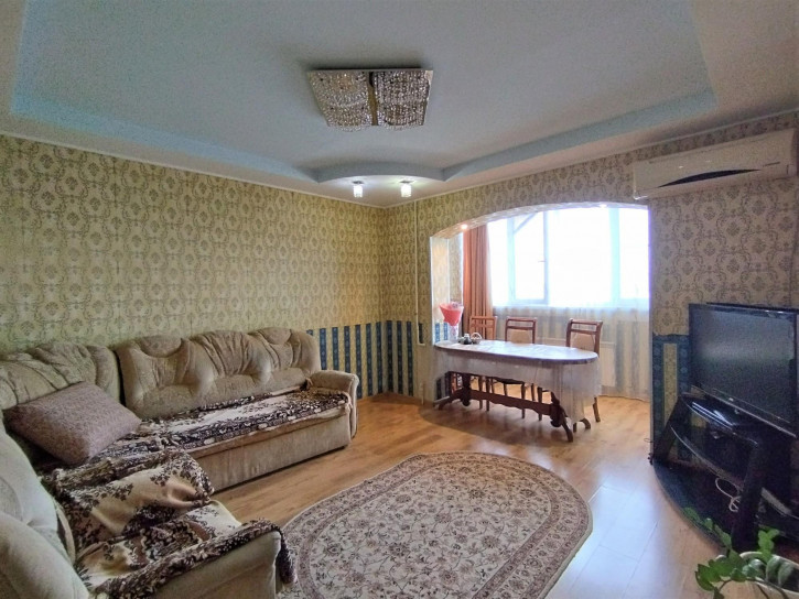 3-комн квартира г. Астрахань, Кировский район, ул. Бориса Алексеева 53
