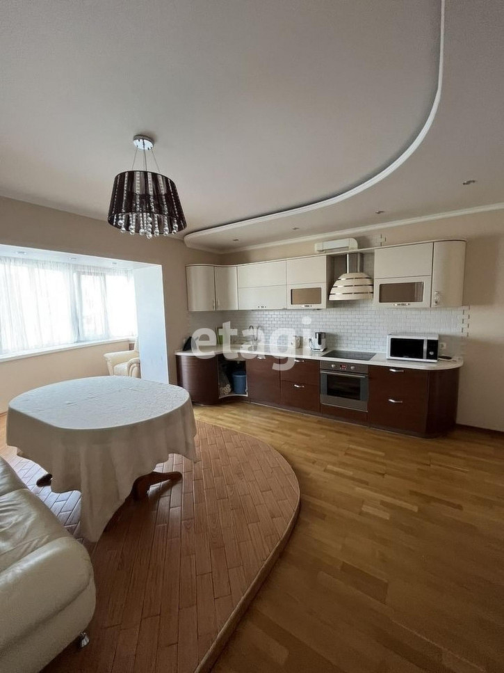 4-комн квартира Республики, 86/1
