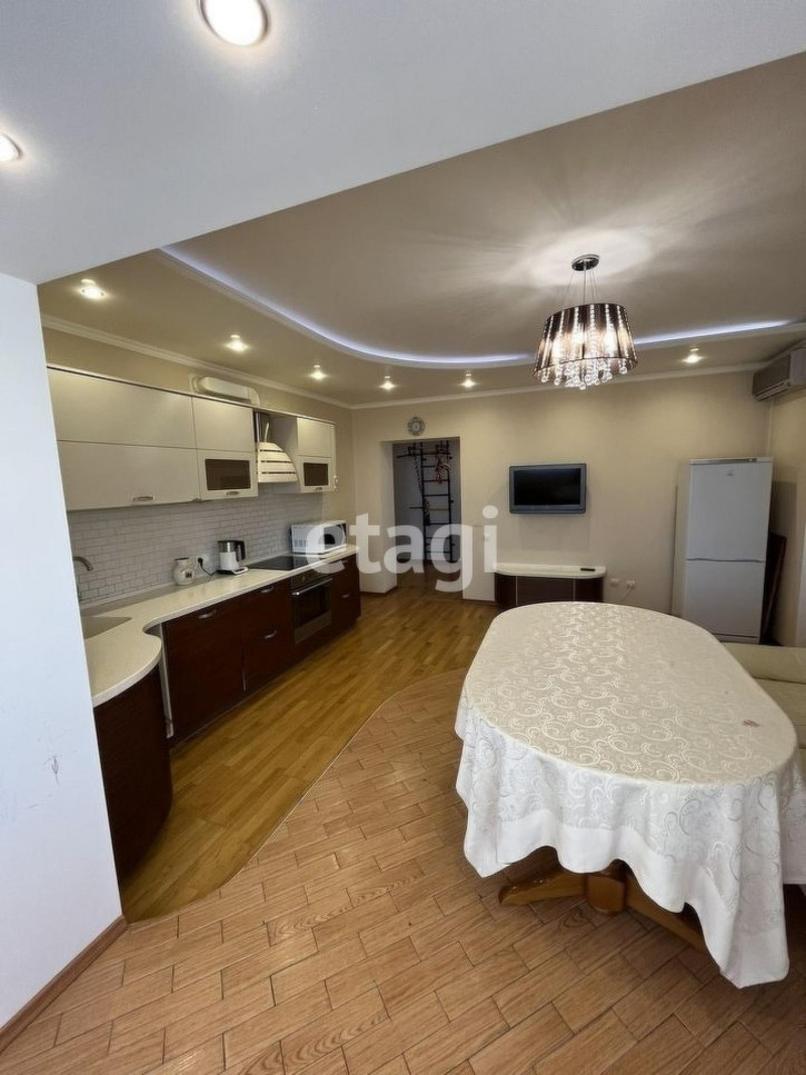 4-комн квартира Республики, 86/1