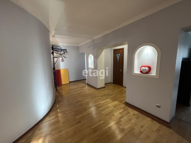 4-комн квартира Республики, 86/1