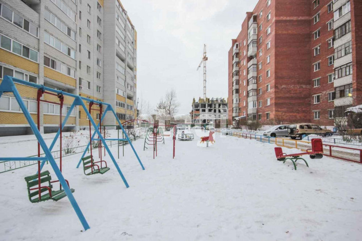 2-комн квартира Велижанская, 72
