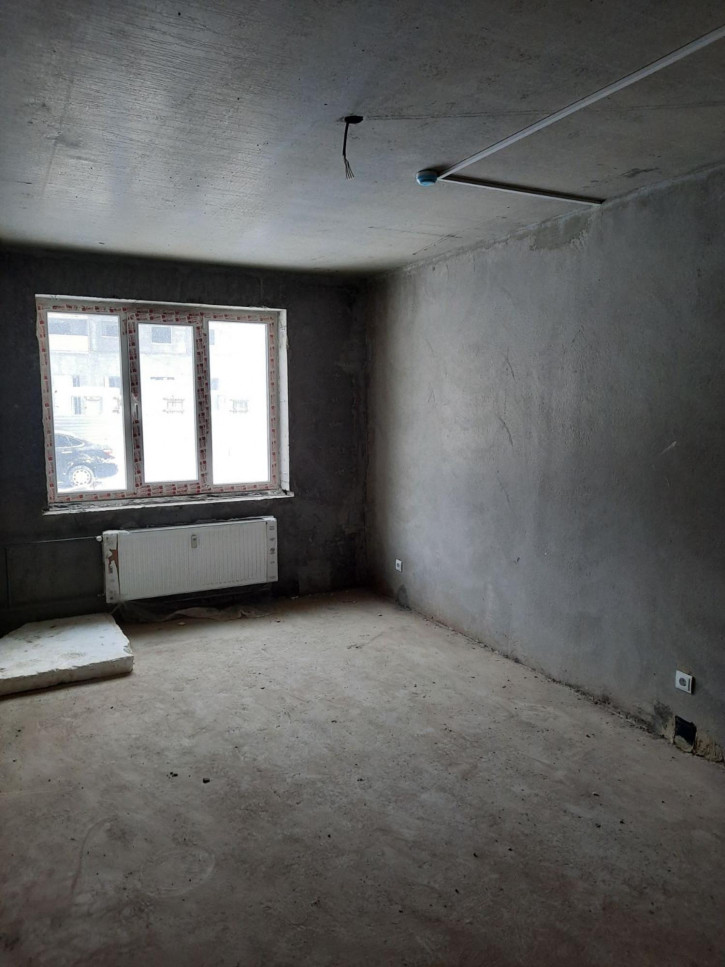 3-комн квартира улица Юркина, 8