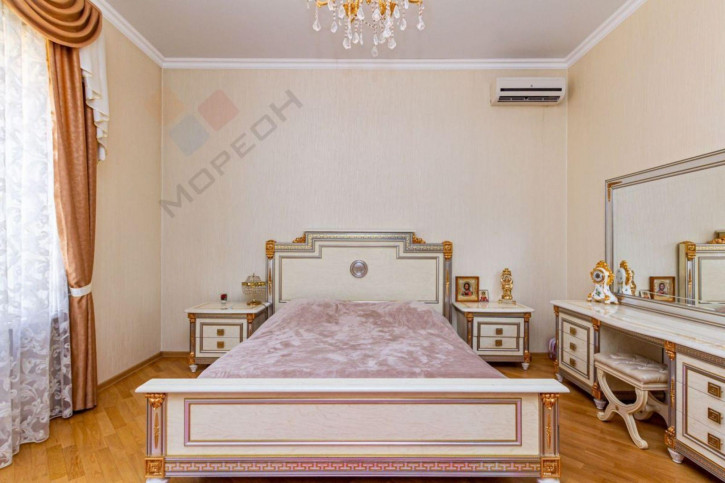 Коттедж/дом ул Безкровного, 35