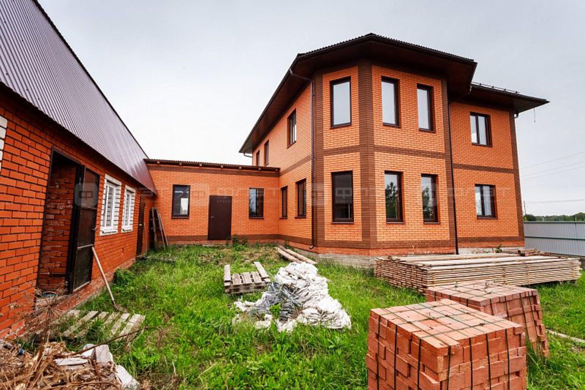 Купить дачу, дом, коттедж за 26 500 000 рублей на ул. Малиновая, дом 178