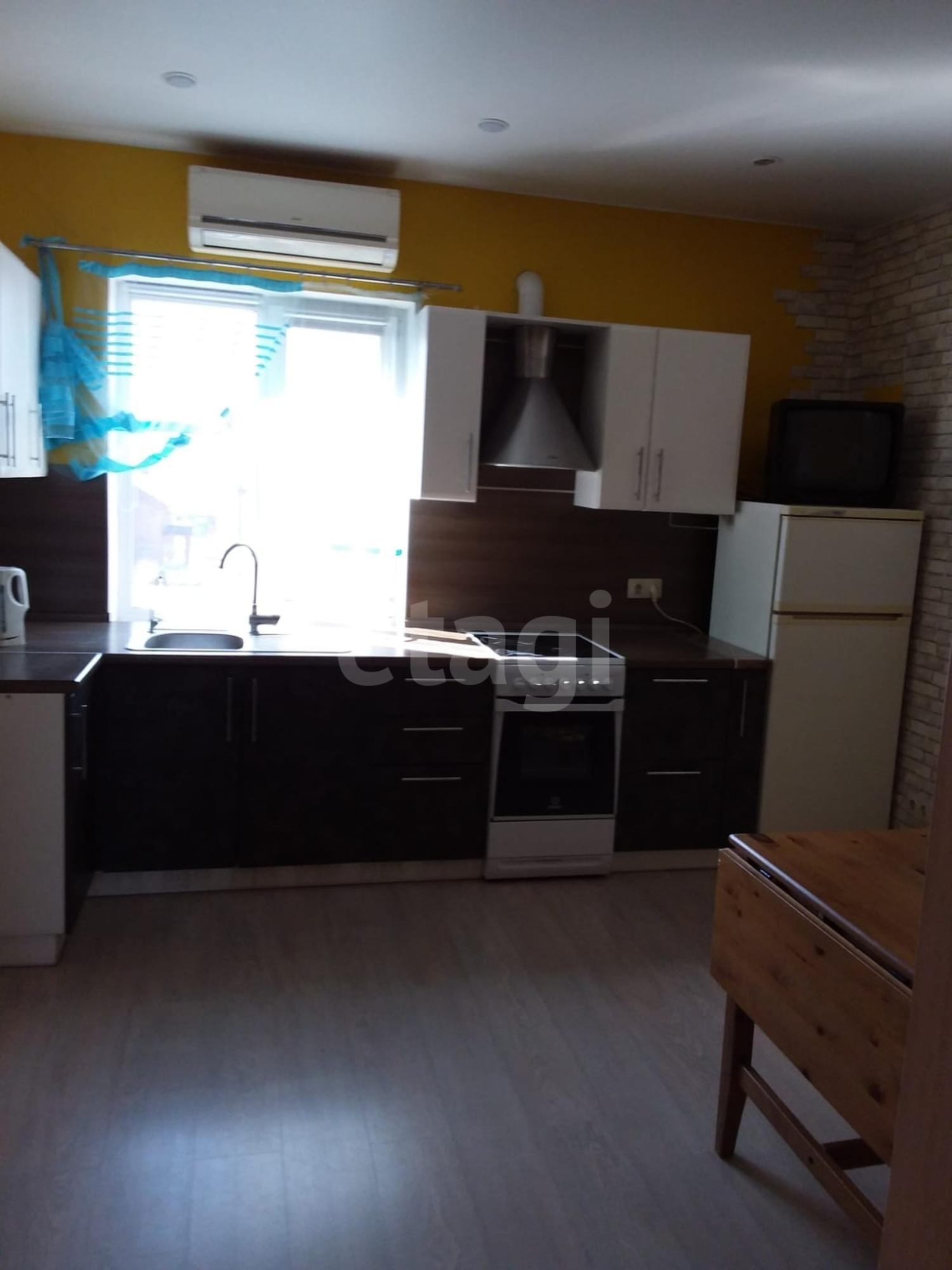 Купить дачу, дом, коттедж за 3 100 000 рублей на Озерная, 40а