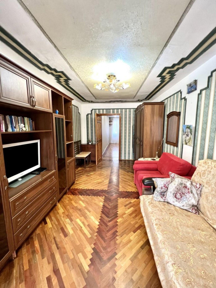2-комн квартира 60 лет Октября ул, 451