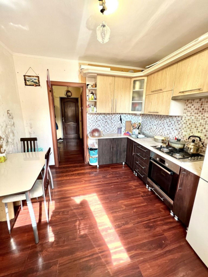 2-комн квартира Капельная ул, 2А