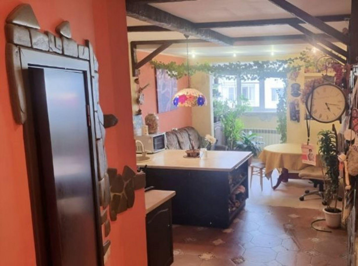 2-комн квартира Дунаевского ул, 1к2