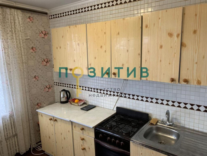 2-комн квартира Бутырина ул, 3