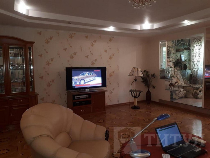 5-комн квартира СЖМ, Королева