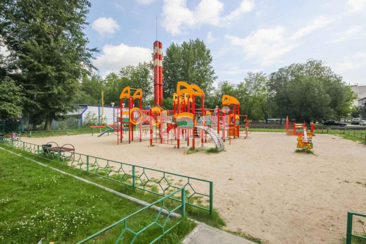 3-комн квартира Маршала Захарова, 7а