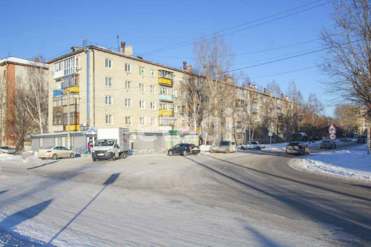 3-комн квартира Игримская, 13