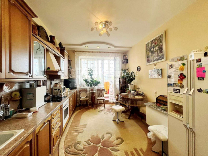 3-комн квартира ул Луначарского, 47