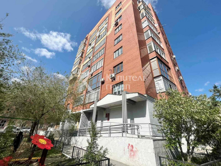 3-комн квартира ул Луначарского, 47