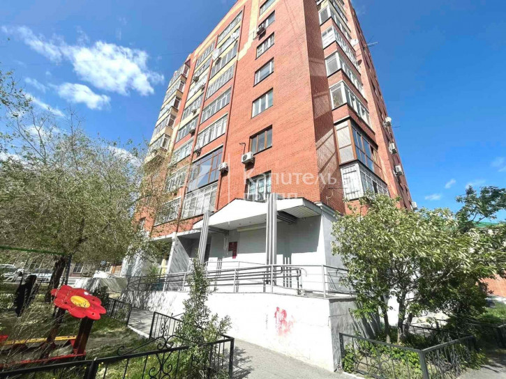 3-комн квартира ул Луначарского, 47