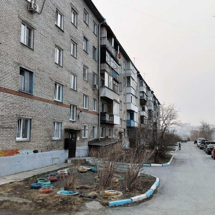 2-комн квартира пер. Чукотский 1-й,8