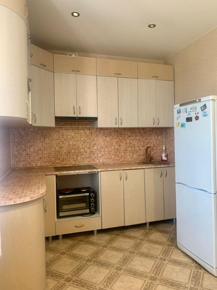 2-комн квартира Вятская ул, 65