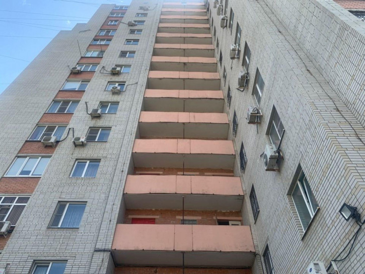 2-комн квартира Вятская ул, 65