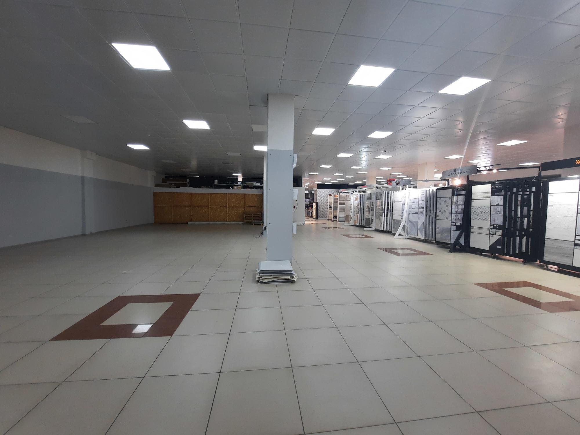 Сдать торговое помещение за 110 000 рублей на г. Астрахань, Советский район, ул. Боевая, 132 литер б