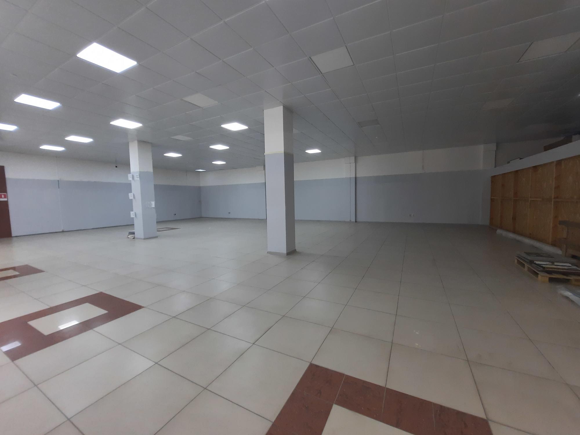 Сдать торговое помещение за 110 000 рублей на г. Астрахань, Советский район, ул. Боевая, 132 литер б