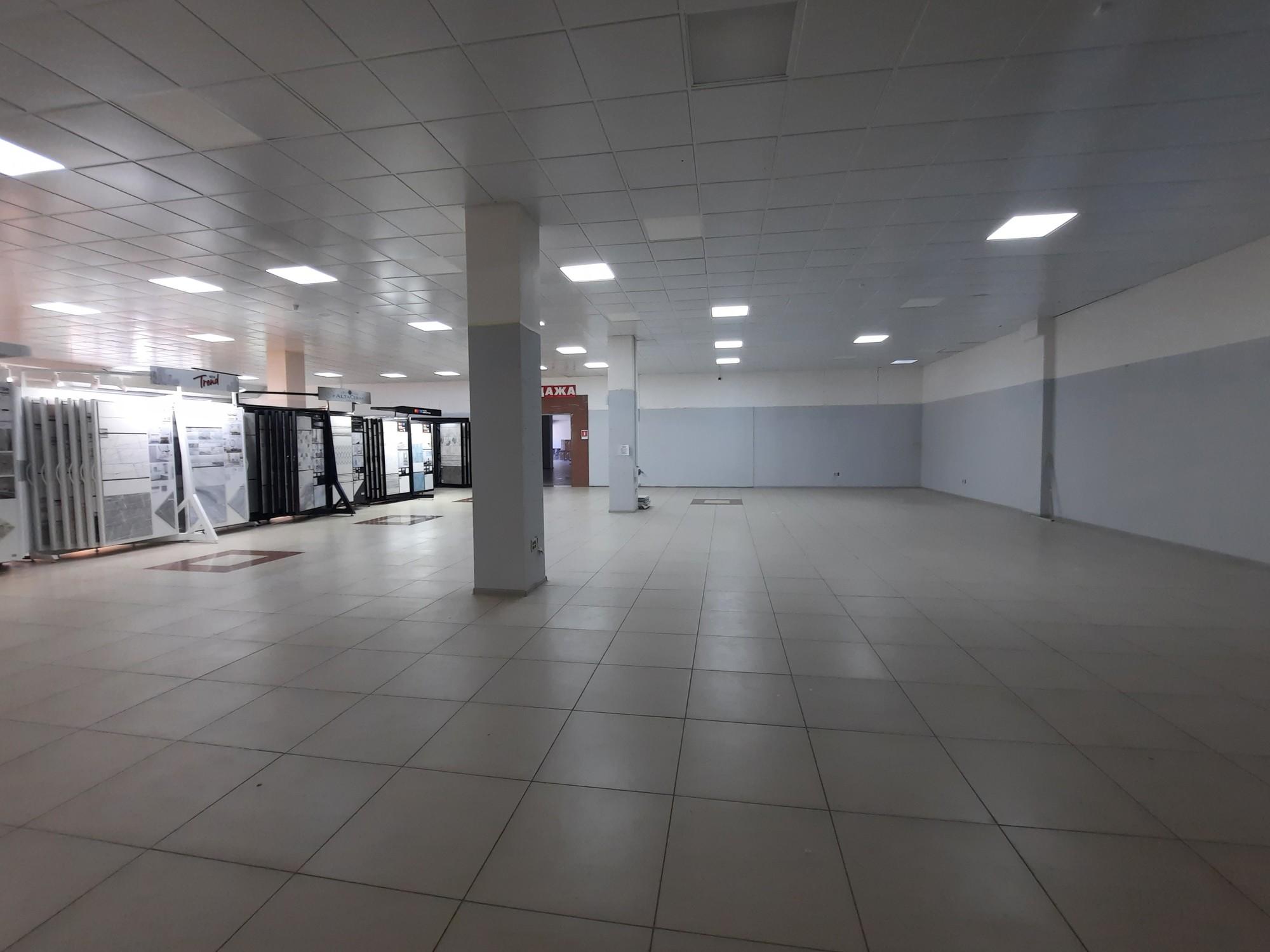 Сдать торговое помещение за 110 000 рублей на г. Астрахань, Советский район, ул. Боевая, 132 литер б