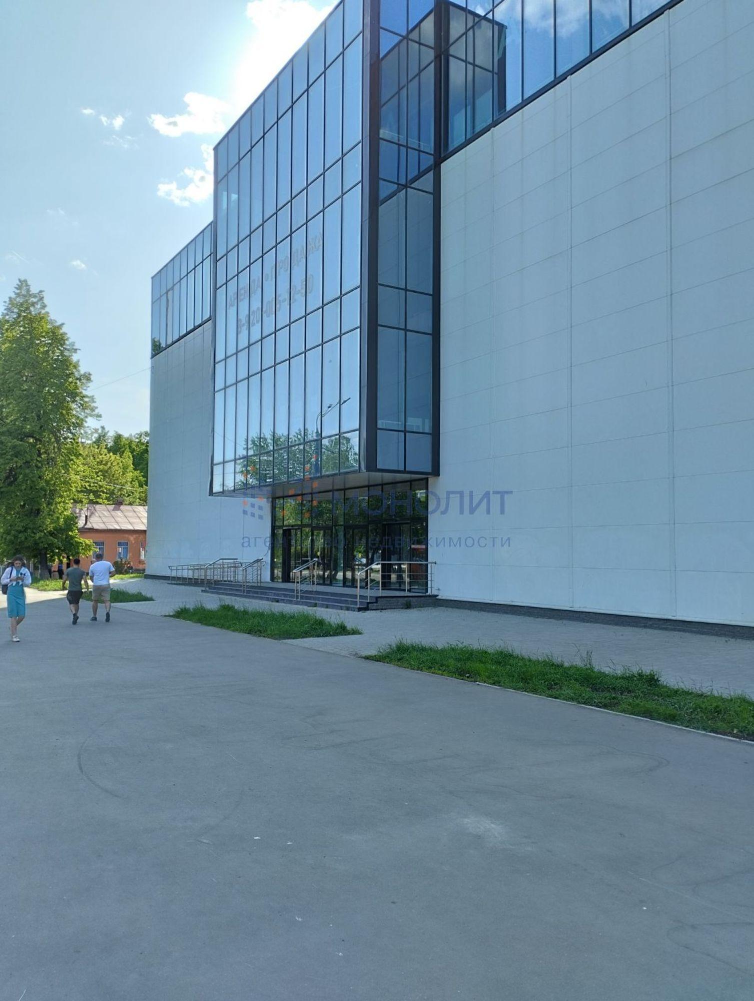 Сдать торговое помещение за 315 000 рублей на Южное ш, 43