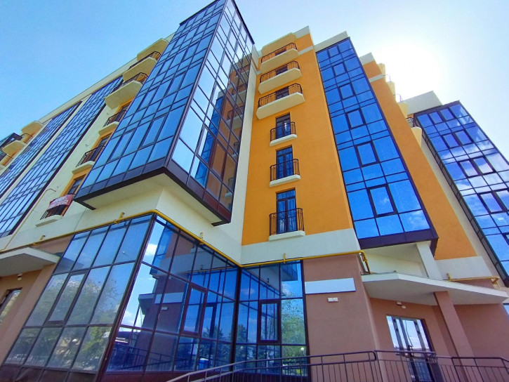 3-комн квартира г. Астрахань,  Кировский, ул. Кремлевская 1/4